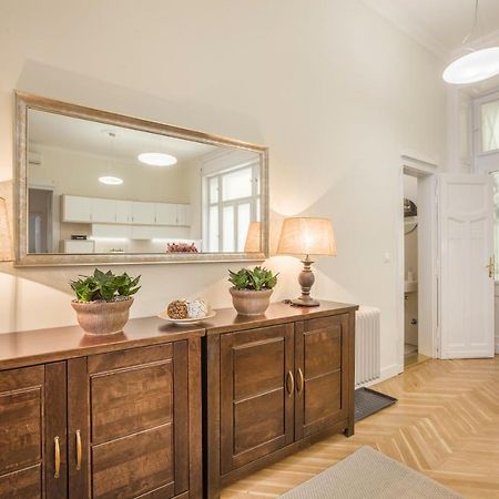 Modernized Unique Huge Central Apartment On 135Sqm Budapesta Exterior foto
