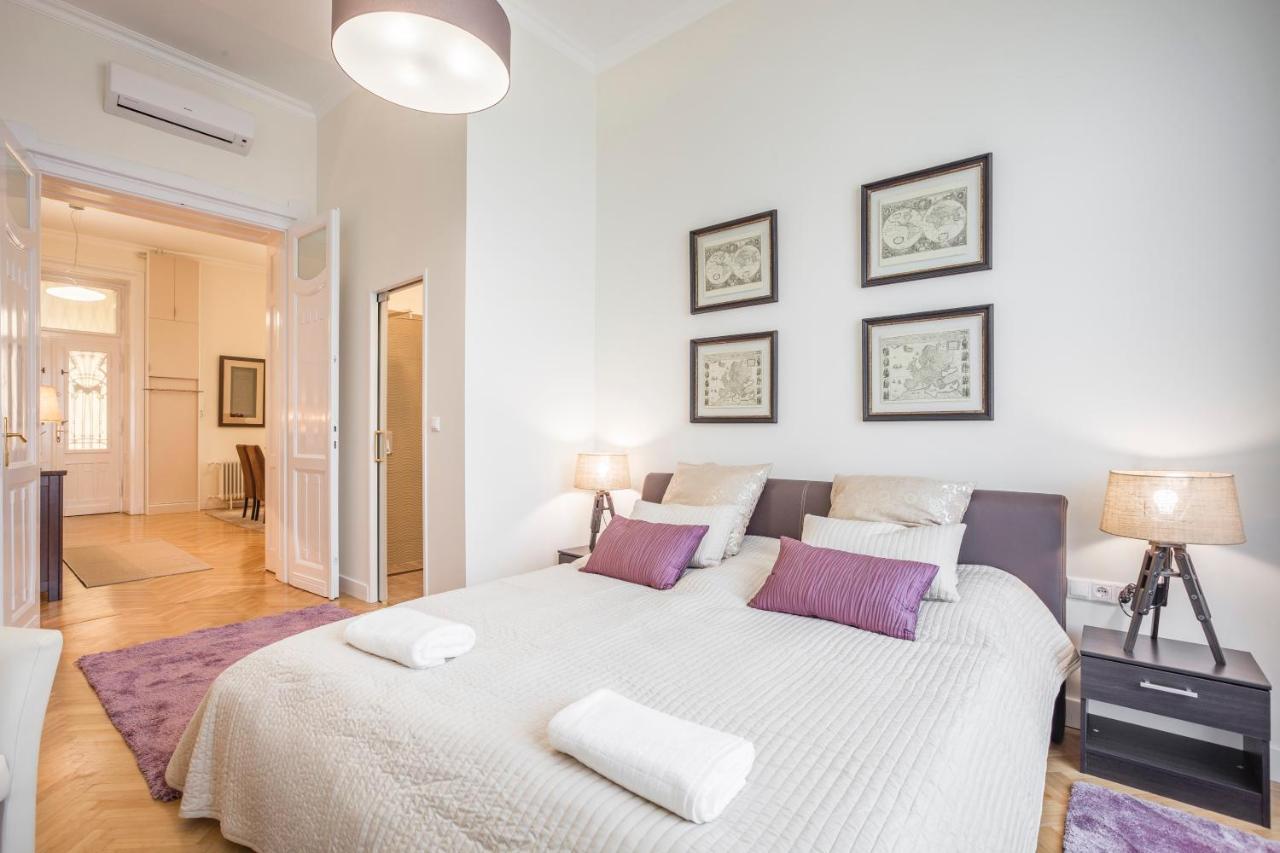 Modernized Unique Huge Central Apartment On 135Sqm Budapesta Exterior foto