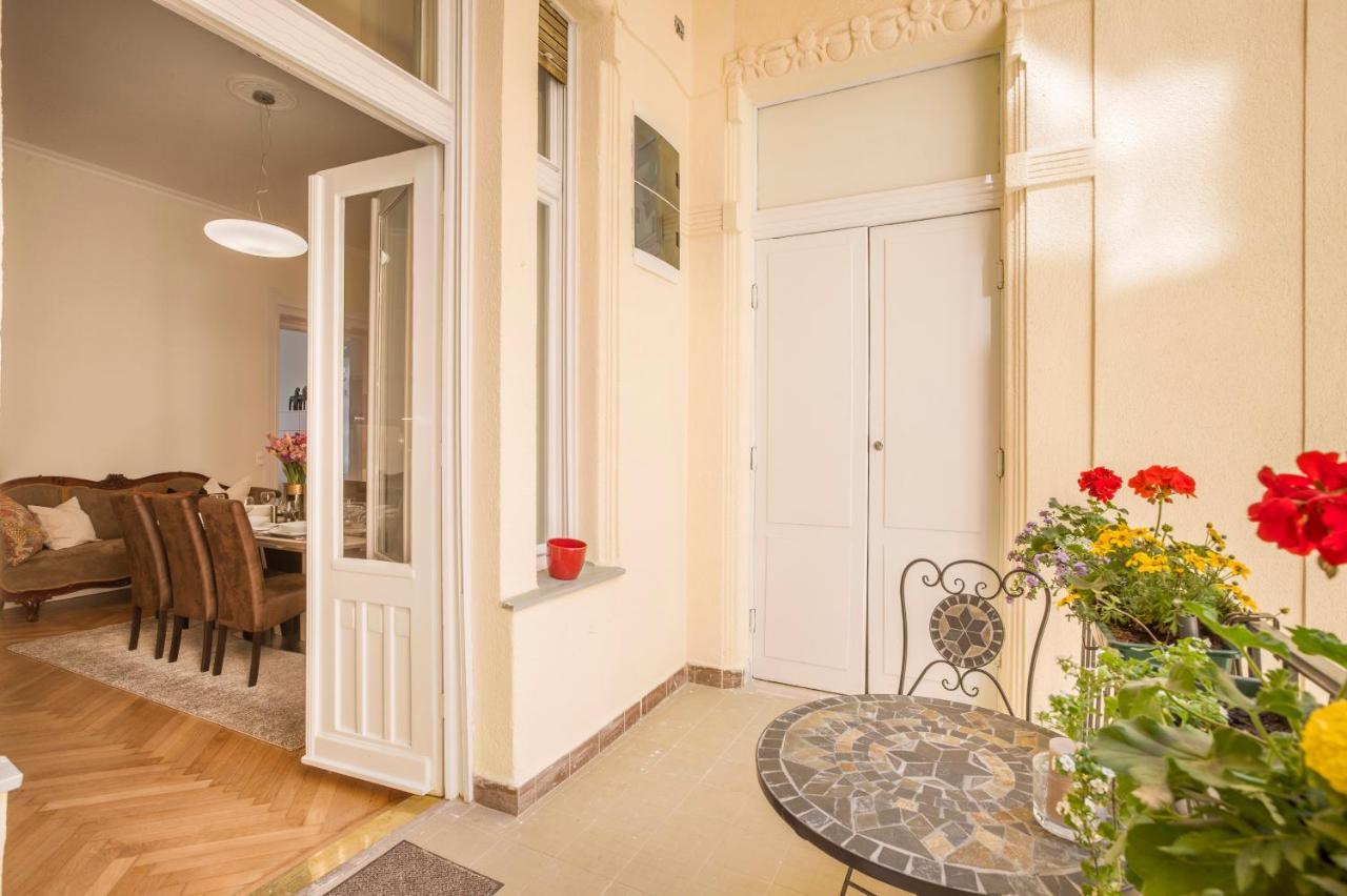 Modernized Unique Huge Central Apartment On 135Sqm Budapesta Exterior foto