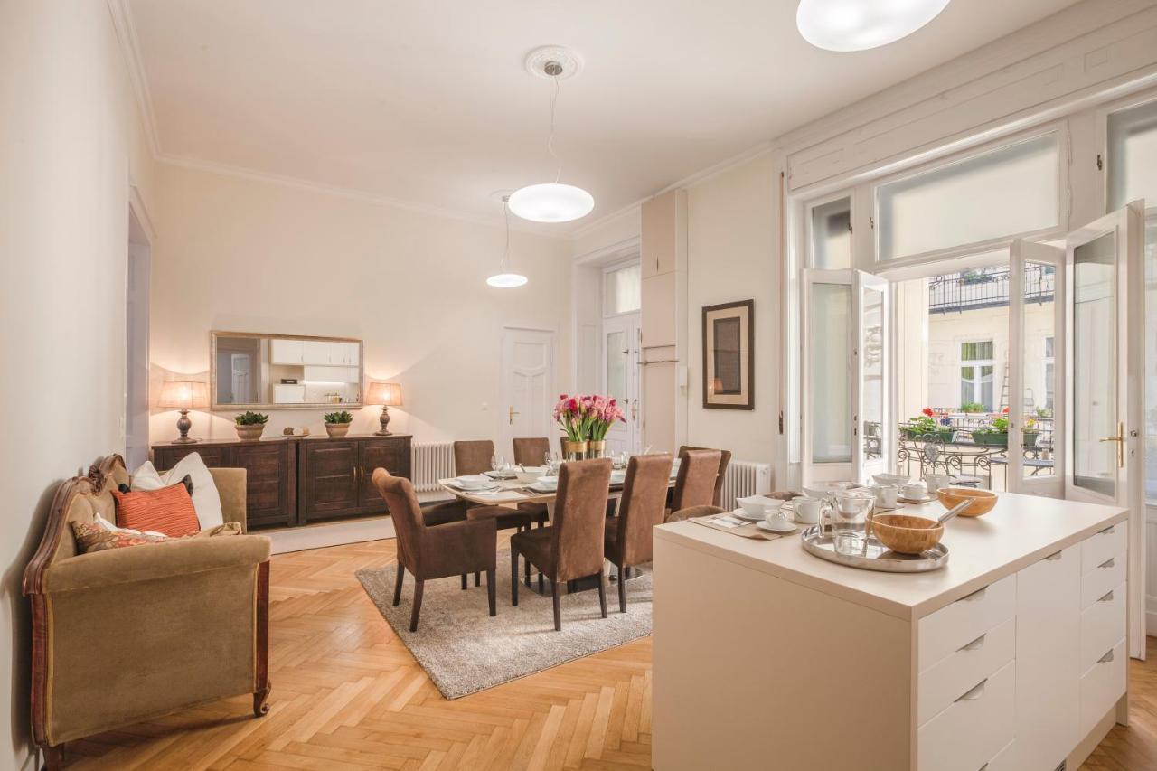 Modernized Unique Huge Central Apartment On 135Sqm Budapesta Exterior foto