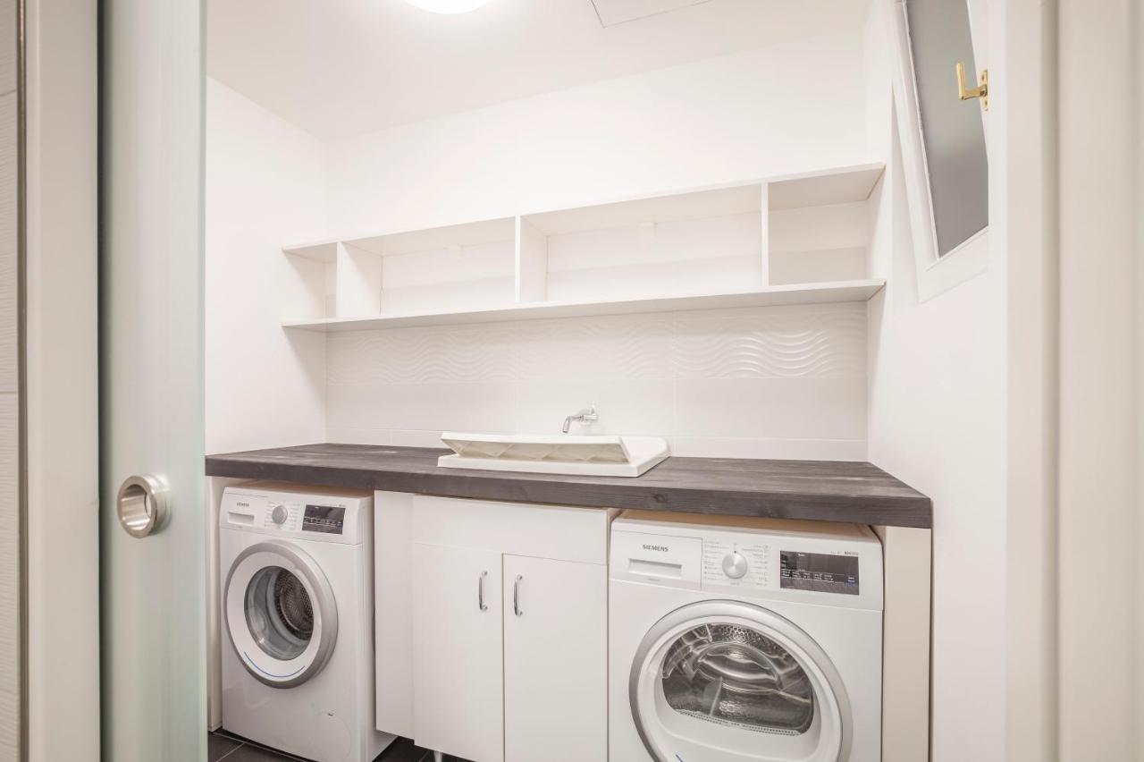 Modernized Unique Huge Central Apartment On 135Sqm Budapesta Exterior foto